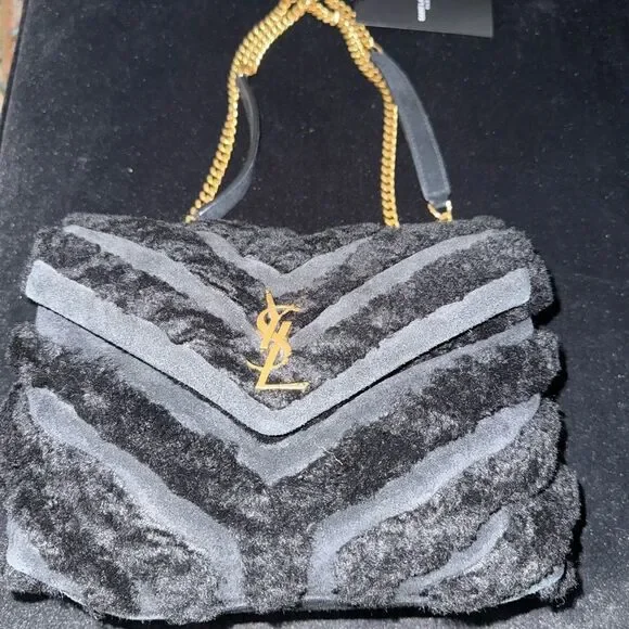 Brand new with dustbag Yves Saint Laurent Black Women's shoulder Bag LouLou - Picture 3 of 9